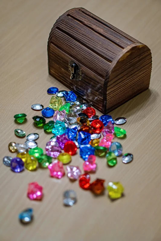 treasure chest with mixed jewels