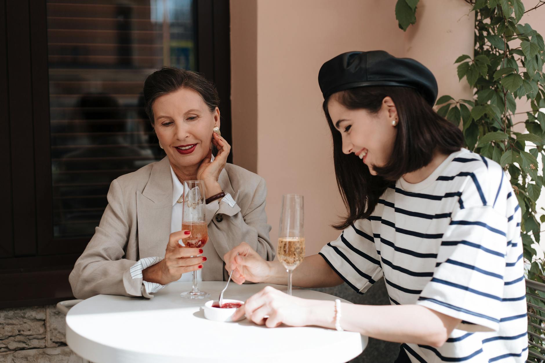 style jewelry - How French Women Style Jewelry Differently and What Americans Can Learn