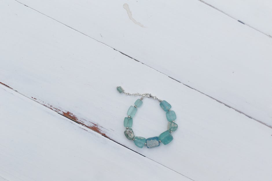 gold teardrop pendant necklace in 18K gold plated stainless steel