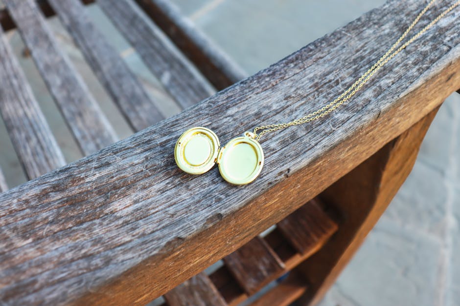 gold solitaire crystal pendant necklace in 18K gold plated stainless steel