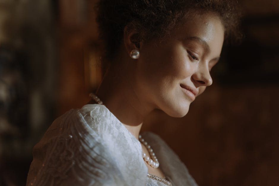 gold crystal V-bar chevron necklace in 18K gold plated stainless steel