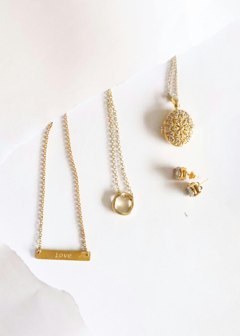 minimalist jewelry trends
