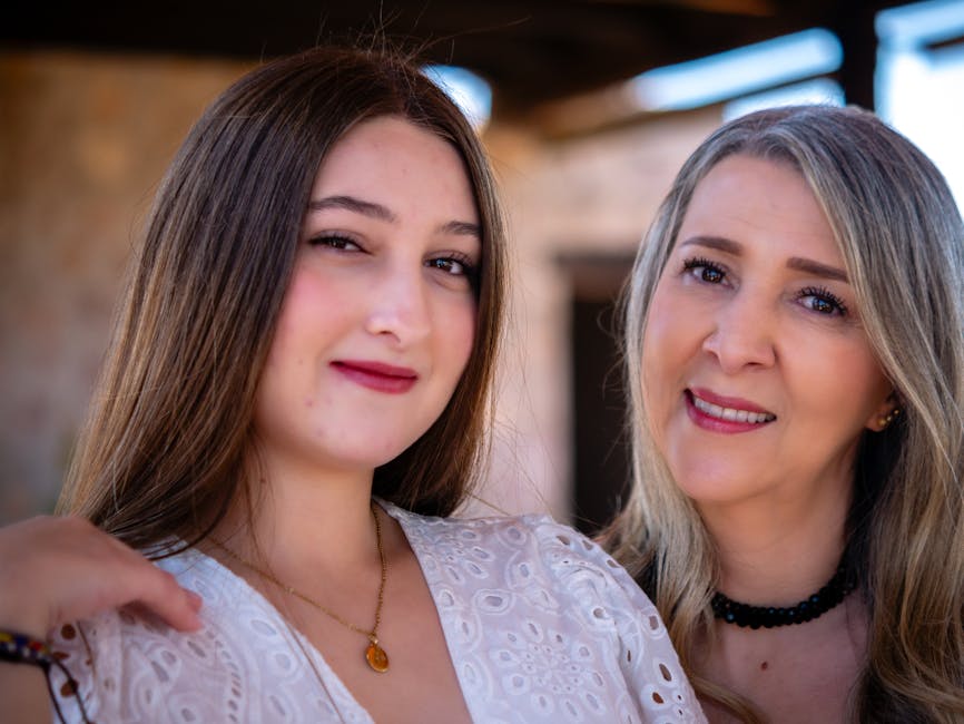 gold large crystal halo round pendant necklace in 18K gold plated stainless steel