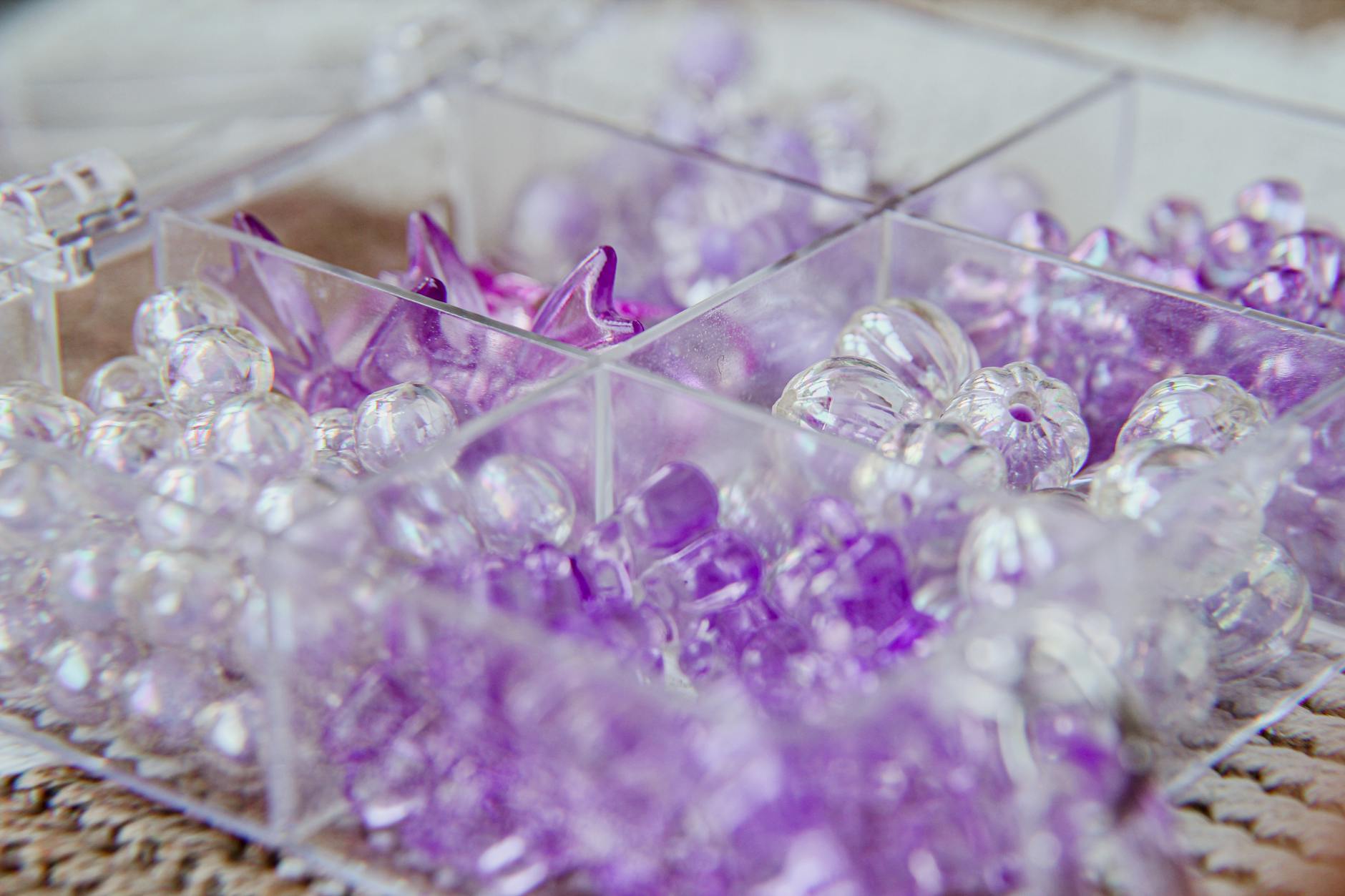 store dainty necklaces