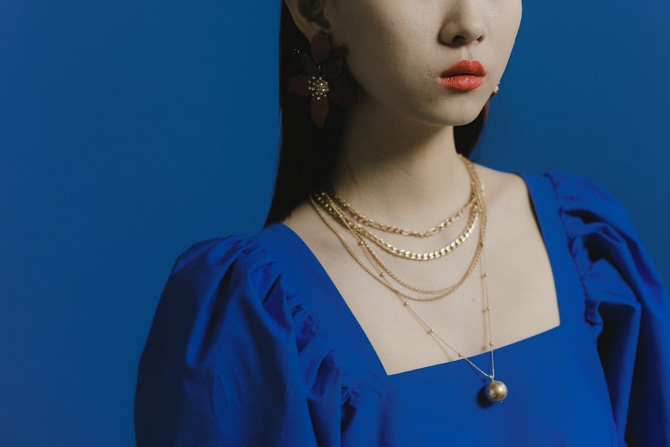 gold teardrop pendant necklace in 18K gold plated stainless steel