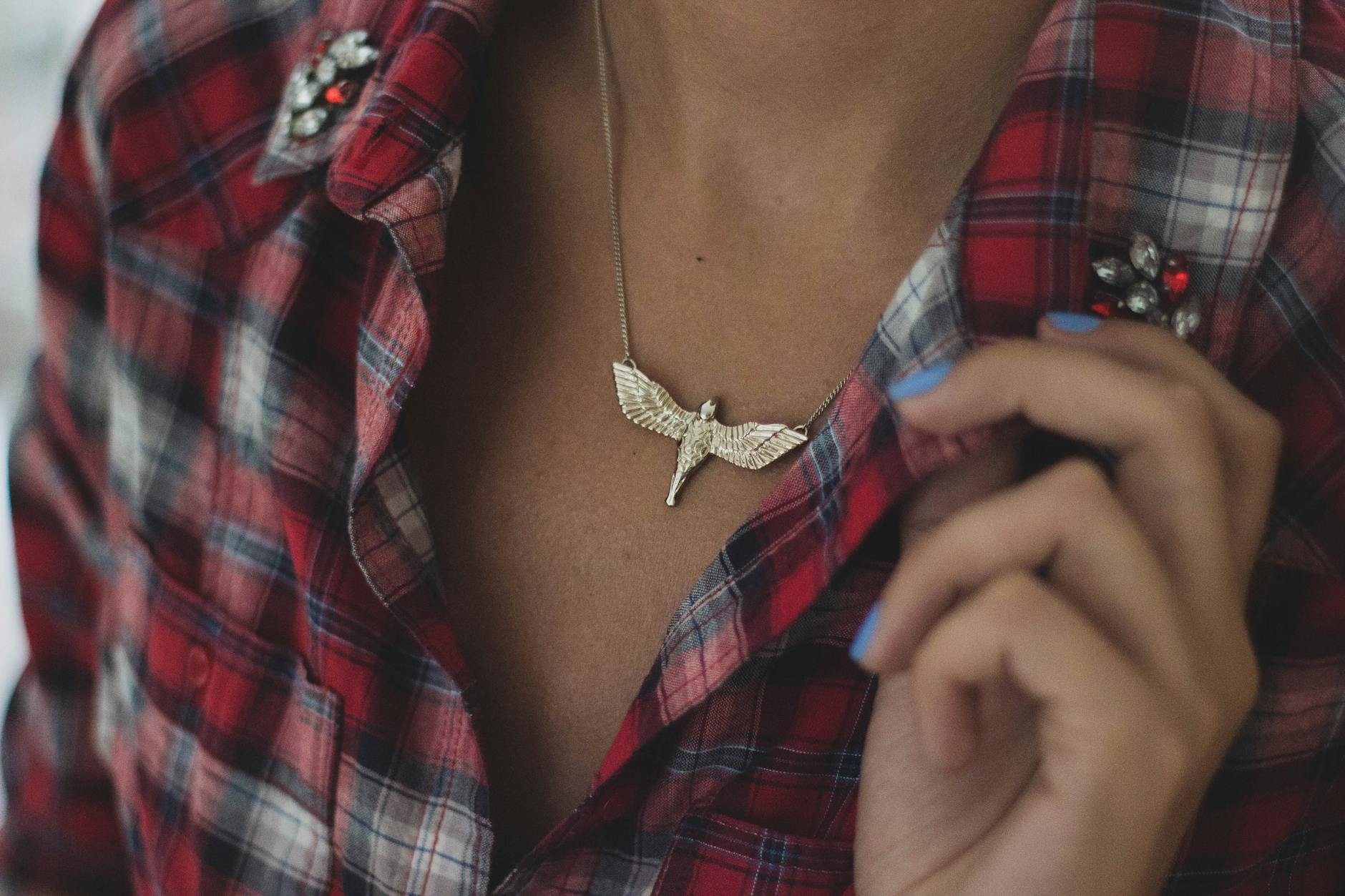 dainty necklaces neckline