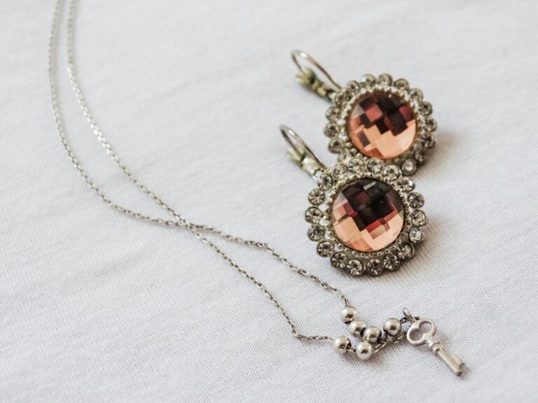 earrings necklace together