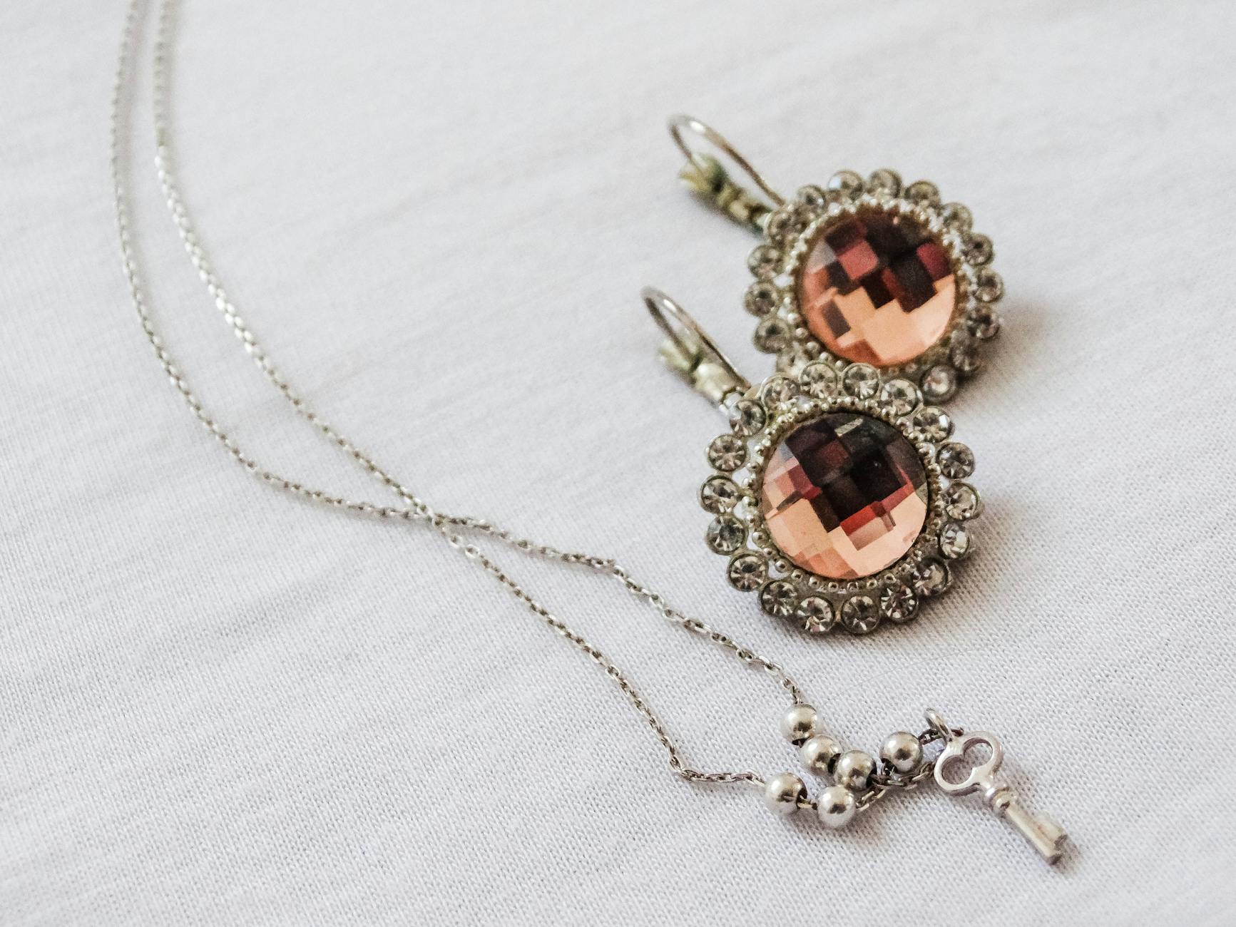 earrings necklace together