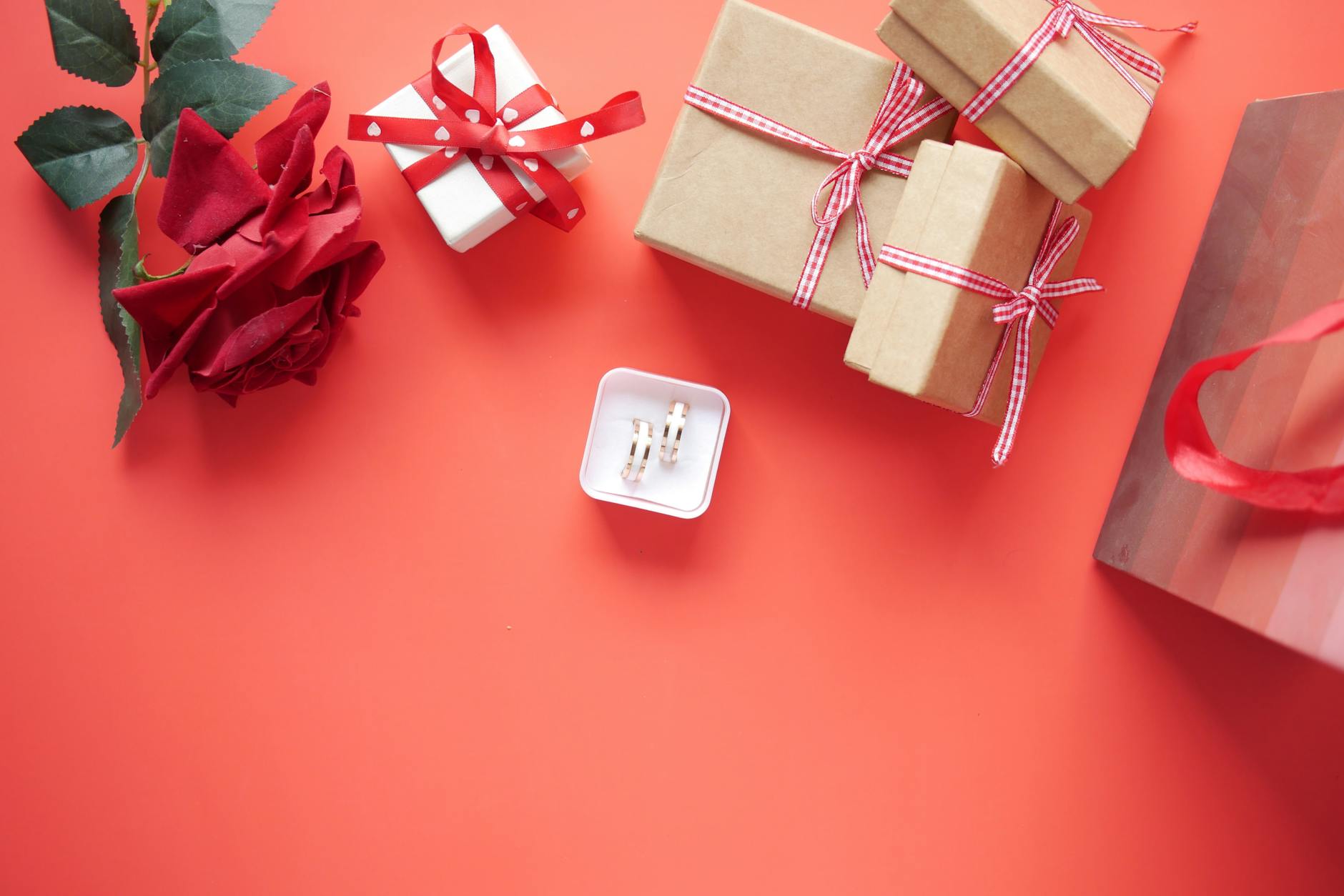 holiday jewelry gift