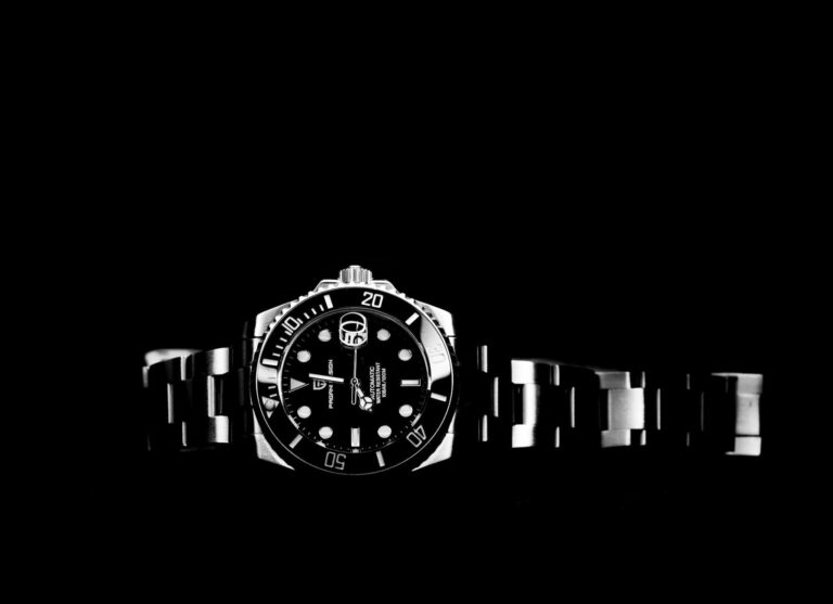 minimalist bracelet watch