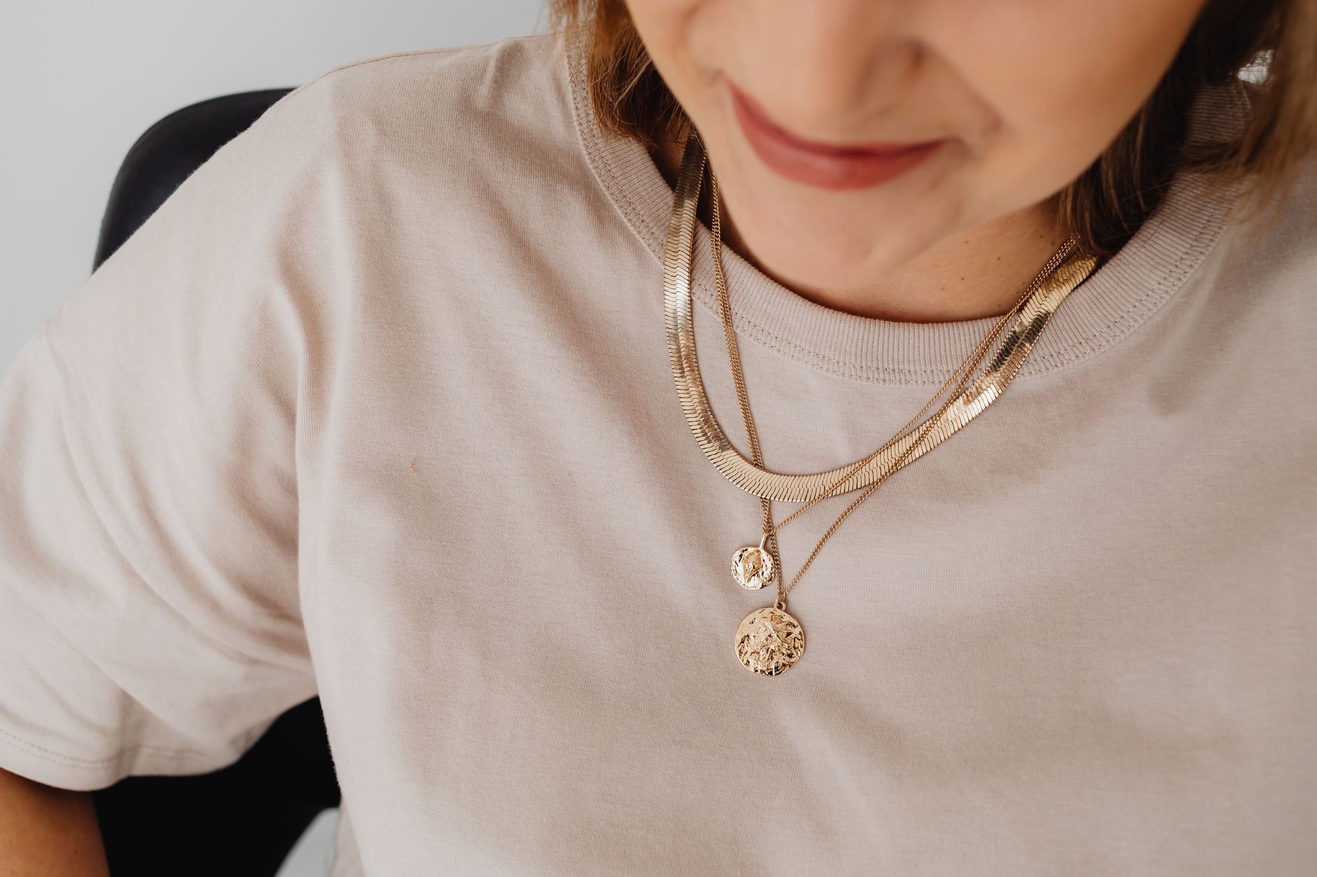 pendant necklace styling