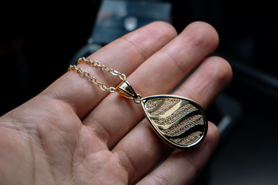 3-layer gold and turquoise necklace set with sunburst pendant in 18K gold plated stainless steel