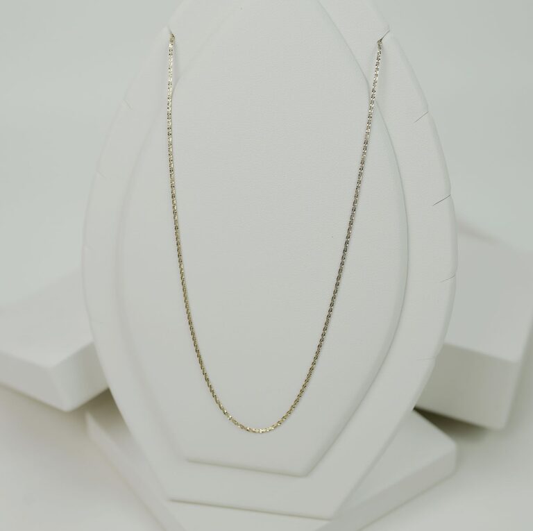 thin chain necklace