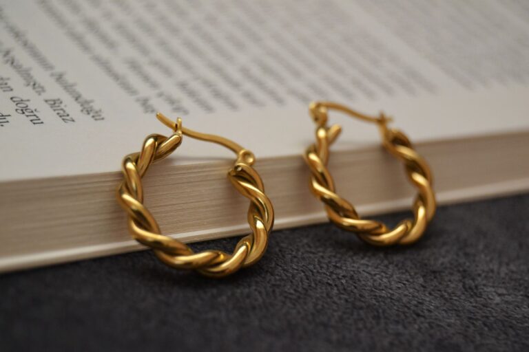 huggie hoops