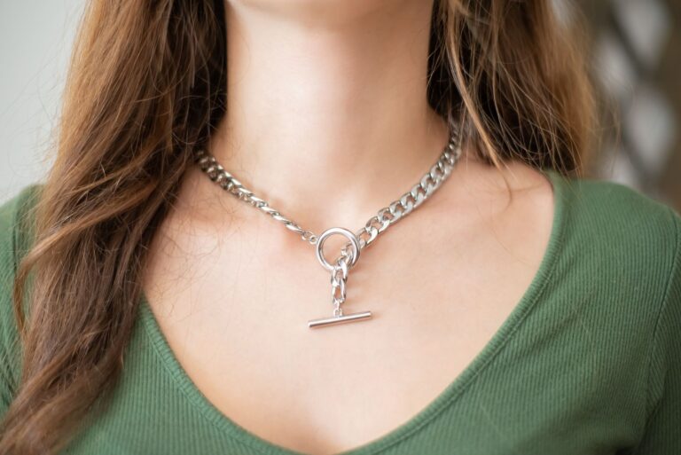 scoop neck necklace