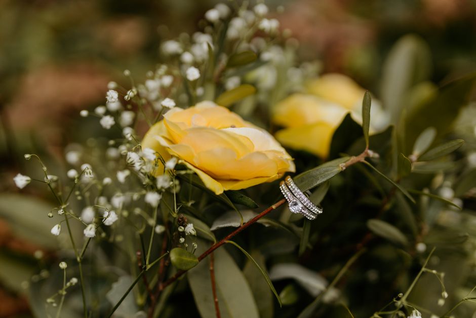 gold teardrop ring