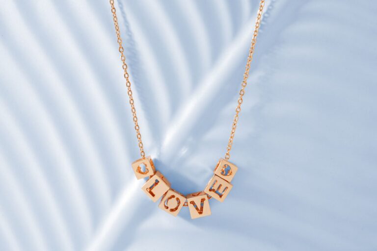 dainty name necklace