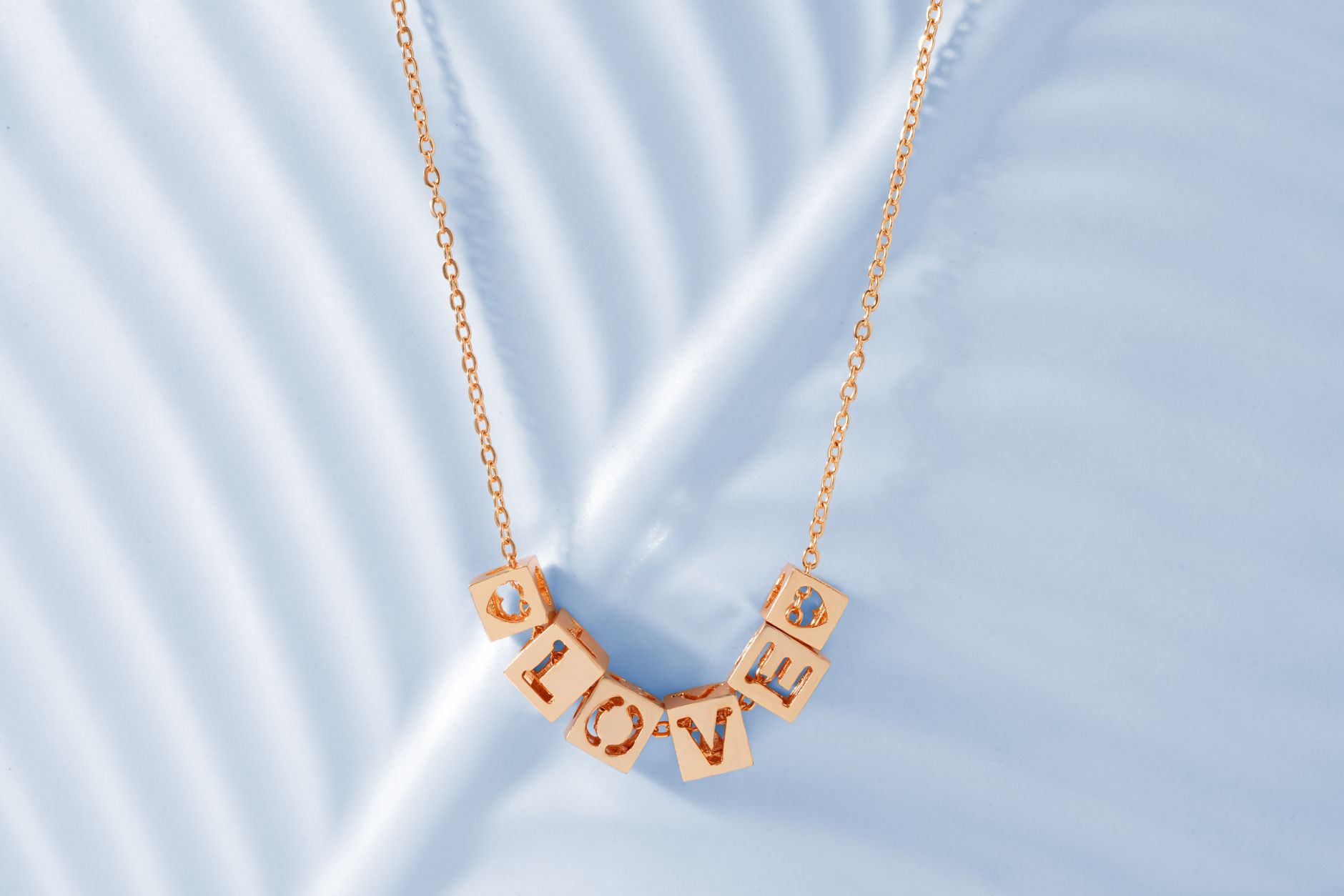 dainty name necklace