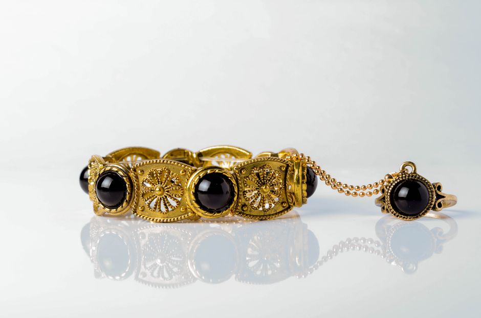 gold moon ring